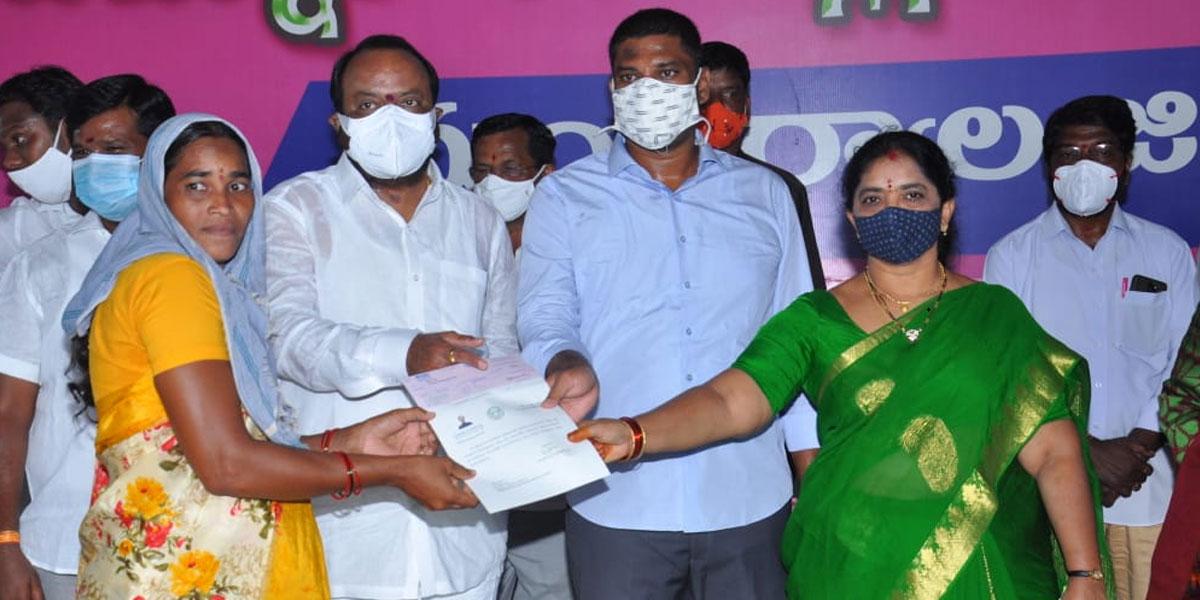 పేదల కోసమే సీఎం సహాయ నిధి : బాల్క సుమన్‌