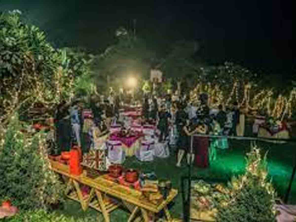 బర్త్‌డే వేడుకలు.. 21 మంది యువతులతో సహా 68 మందిపై కేసు నమోదు