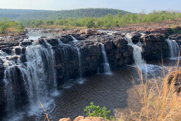 బొగత జలపాతానికి జలకళ