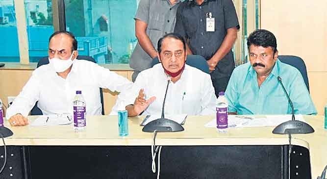 కొవిడ్‌ నిబంధనలతో బోనాలు