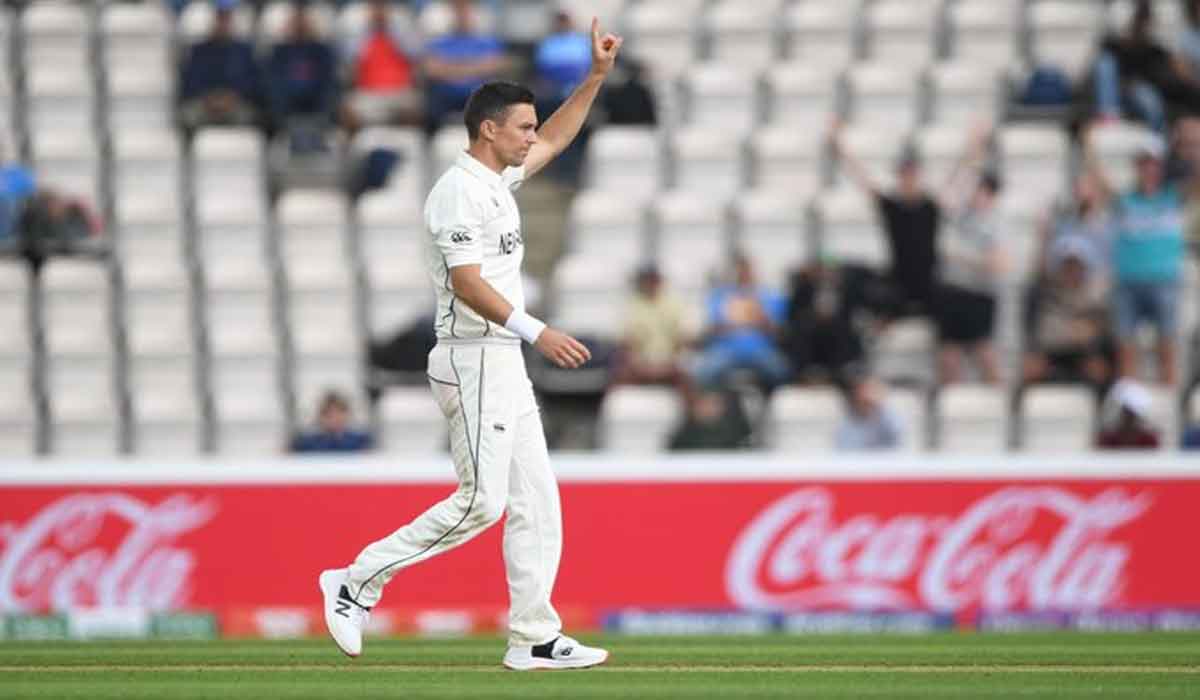 ర‌హానే ఔట్‌.. ప‌ట్టు బిగించిన కివీస్‌