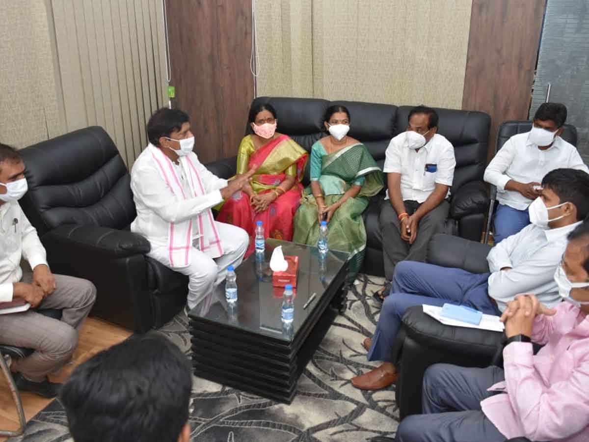 ఎస్సారార్‌ నిర్వాసితులకు శాశ్వత పరిష్కారం చూపాలి