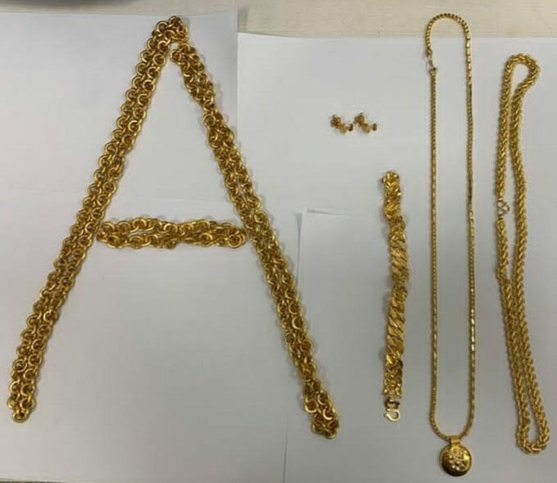 ప్యాంటు జేబులో 34 లక్షల బంగారం