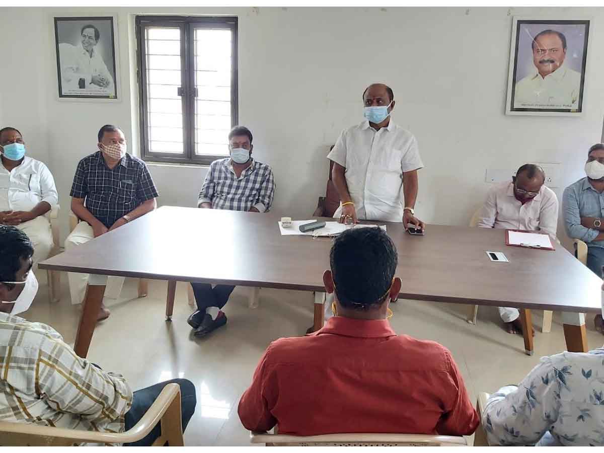 కమలాపూర్ మండల ఆర్‌ఎంపీలంతా టీఆర్‌ఎస్‌ వెంటే