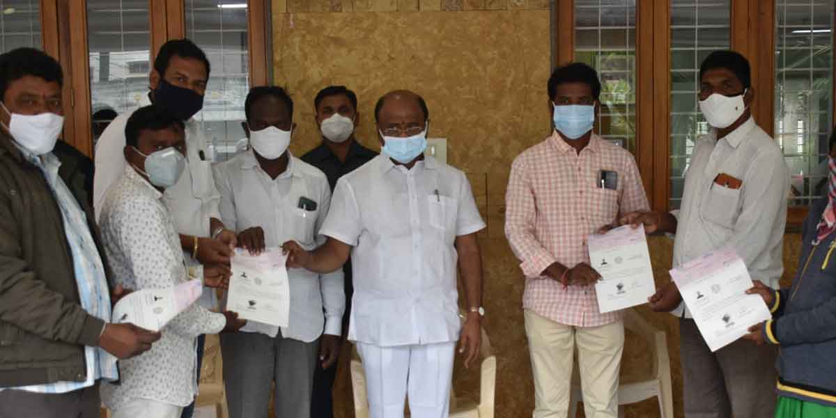 పేదలకు అండగా టీఆర్‌ఎస్‌ ప్రభుత్వం