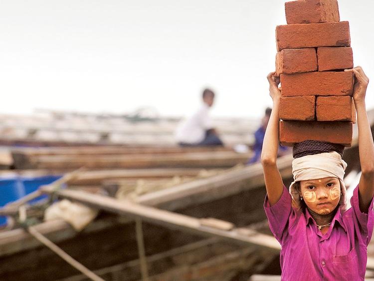 రెండు ద‌శాబ్దాల‌ త‌ర్వాత మ‌ళ్లీ పెరిగిన బాల కార్మికుల సంఖ్య‌