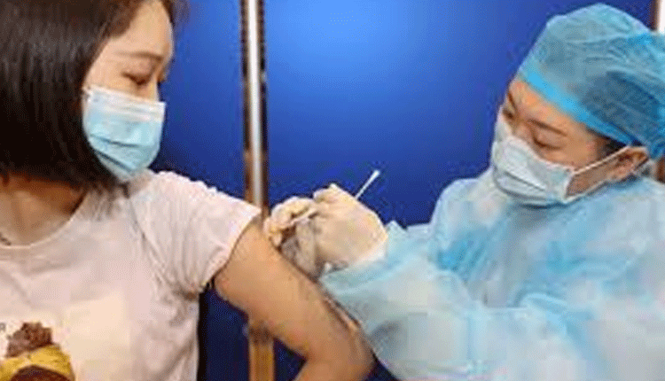 ఆ దేశంలో 2021 చివరినాటికి 70 శాతం మందికి క‌రోనా టీకా..