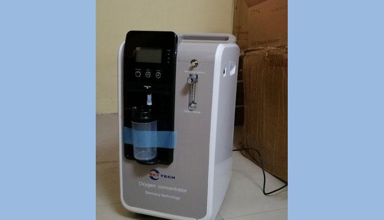60 ఆక్సిజన్‌ కాన్సన్‌ట్రేటర్లు వితరణ