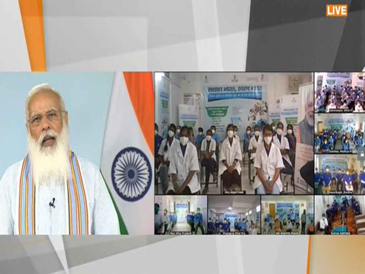 ల‌క్ష మంది ఫ్రంట్‌లైన్ వ‌ర్క‌ర్ల‌ను త‌యారు చేస్తున్నాం :  ప్ర‌ధాని మోదీ