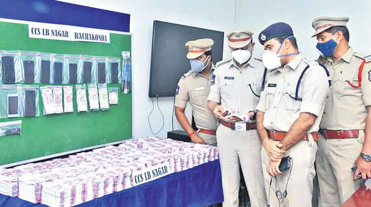 డామిట్‌.. కథ అడ్డం తిరిగింది!