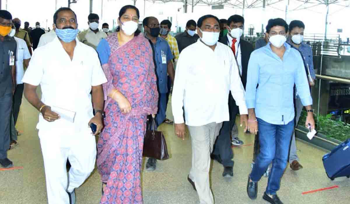 రామ‌ప్ప‌కు యునెస్కో గుర్తింపుకై ఢిల్లీ బ‌య‌ల్దేరివెళ్లిన మంత్రివ‌ర్గ బృందం