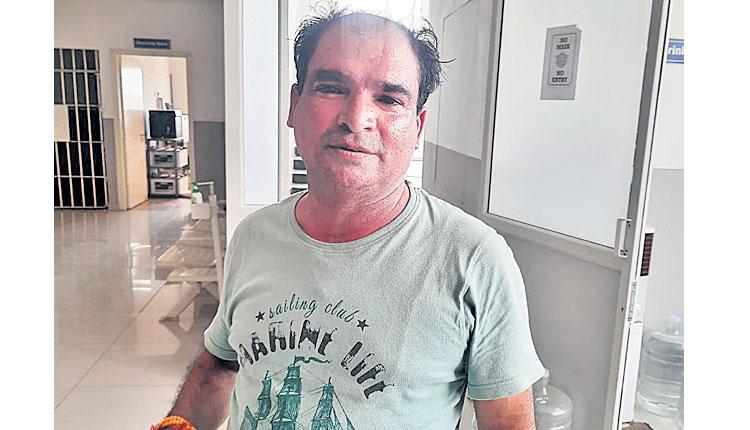 నకిలీ ఐడీ కార్డులతో అధికారిగా ప్రచారం