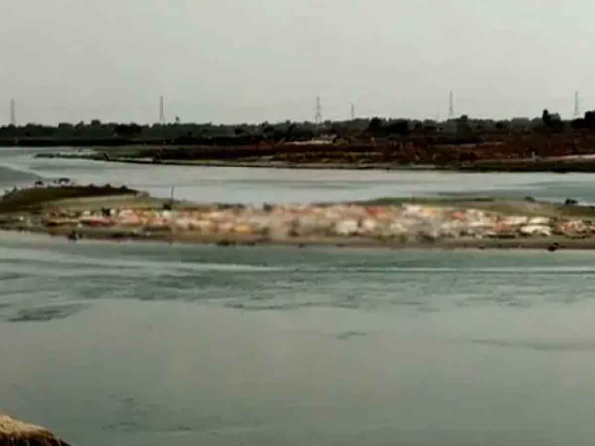 న‌దుల్లో మృతదేహాలు తేల‌డం తీవ్రమైన సమస్య: సుప్రీంకోర్టు