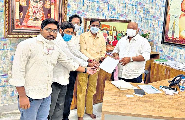 లాండ్రీ, దోభీ కరెంటు నిబంధనలు సరళీకరించండి