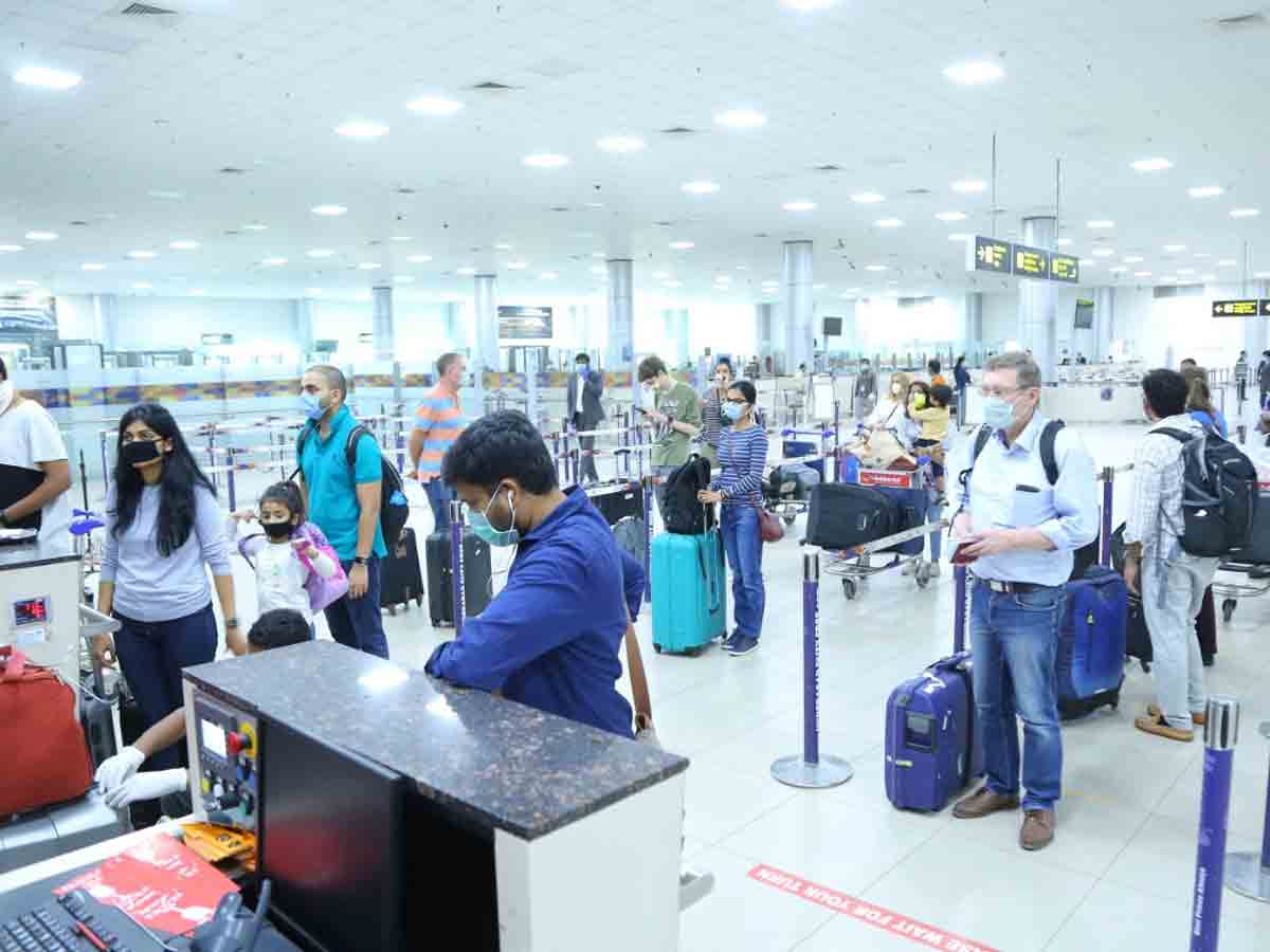 శంషాబాద్ విమానాశ్ర‌యంలో అత్యాధునిక క్యూ మేనేజ్‌మెంట్ సిస్టం