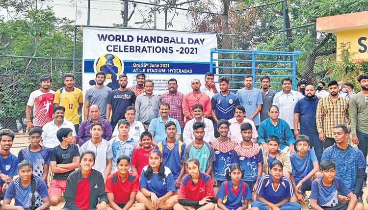 జిల్లాకో హ్యాండ్‌బాల్‌ అకాడమీ