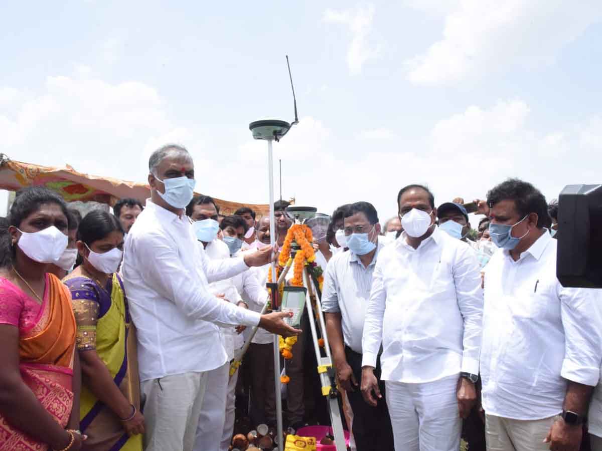 బసవేశ్వర ఎత్తిపోతల పథకం సర్వే పనులను ప్రారంభించిన మంత్రి