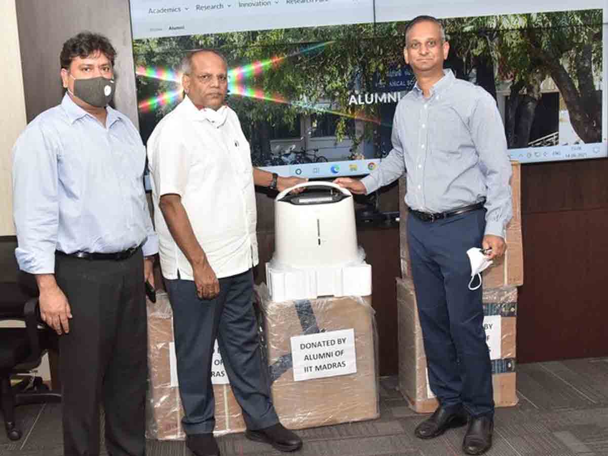 మద్రాస్‌ ఐఐటీ 1993 బ్యాచ్‌ విద్యార్థుల ఆక్సిజన్‌ కాన్సన్‌ట్రేటర్ల విరాళం