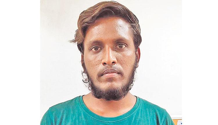 ఇన్‌స్టాలో పరిచయం.. బ్లాక్‌మెయిల్‌