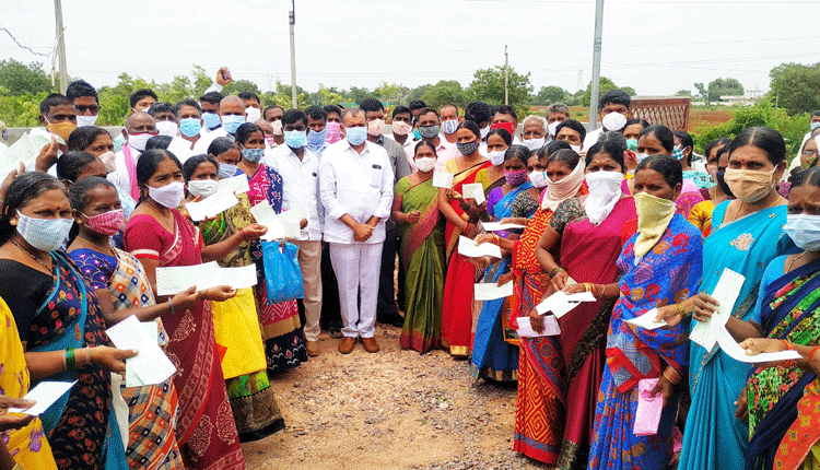 సంక్షోభంలోనూ సమర్థంగా సంక్షేమం