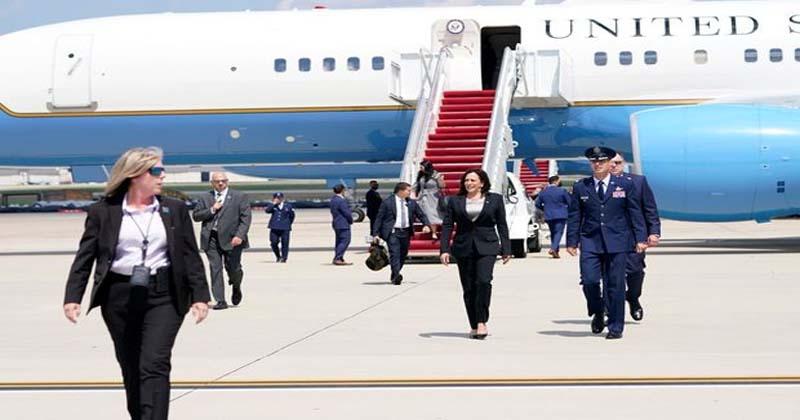 క‌మాలా హ్యారిస్ ప్ర‌యాణిస్తున్న విమానం అత్య‌వ‌స‌ర ల్యాండింగ్‌