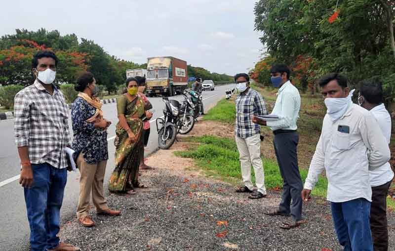 మొక్కలు నాటేందుకు స్థల పరిశీలన