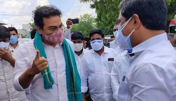 మంత్రి కేటీఆర్‌కు ఘనస్వాగతం