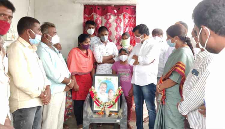 అనాథ పిల్లలకు అండగా నిలిచిన ఎమ్మెల్యే కిశోర్ కుమార్