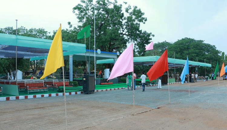 నిరాడంబరంగా ఆవిర్భావ వేడుకలు