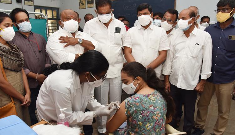 కరోనా కట్టడికి ప్రత్యేక వ్యూహం