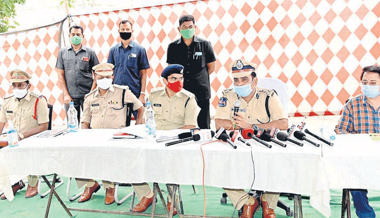 నకిలీ విత్తనాలు విక్రయిస్తే చర్యలు