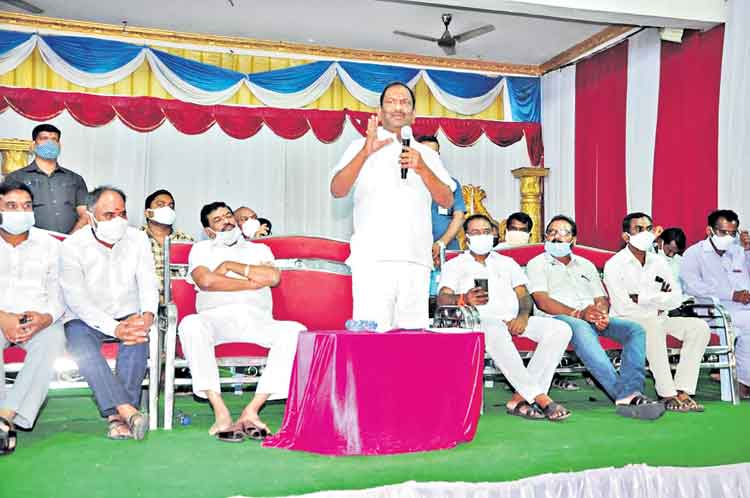 స్వప్రయోజనాలకే బీజేపీ పంచన