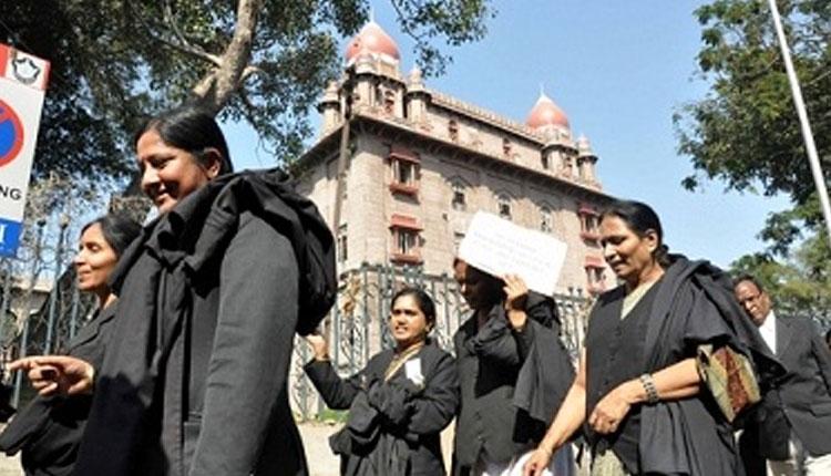 లాక్‌డౌన్ స‌మ‌యంలో లాయ‌ర్ల‌కు మిన‌హాయింపు