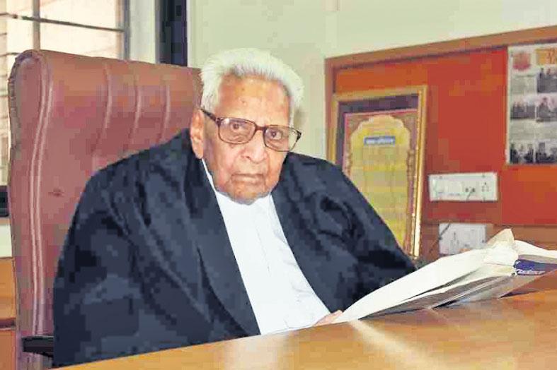 1947 నుంచీ లాయర్‌గా..