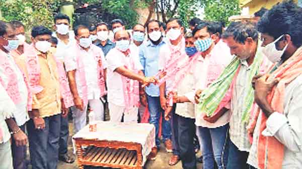 ఏ మొఖం పెట్టుకుని ఓట్లడుగుతవ్‌?