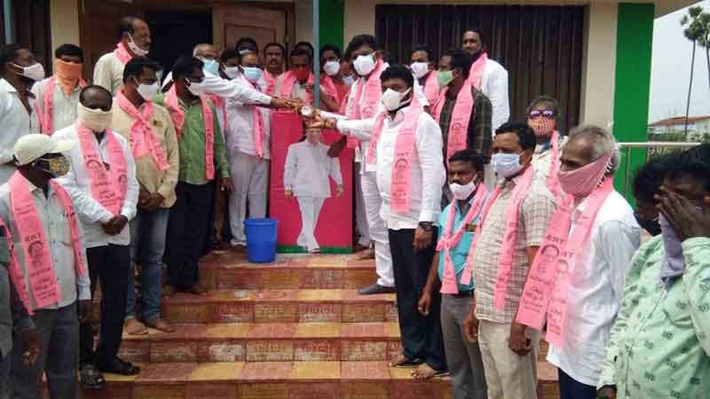 రైతుబాంధవుడు సీఎం కేసీఆర్‌