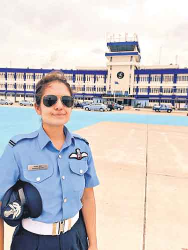 ఫైటర్‌ పైలట్‌గా మావ్య సూదన్‌