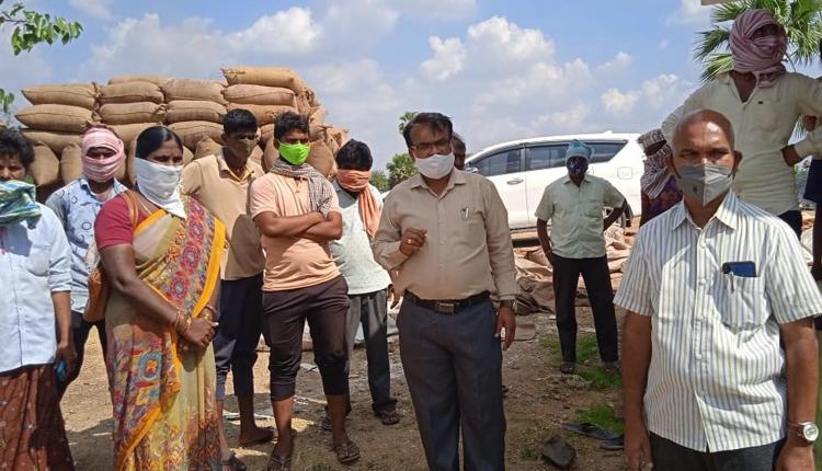 ధాన్యం తరలింపును వేగవంతం చేయాలి