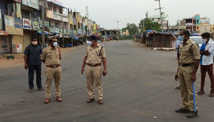 లాక్‌డౌన్‌ సమయంలో వాహనదారులు రోడ్లపైకి రావొద్దు