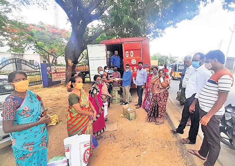 ఆర్టీసీ కార్గోతో అంగన్‌వాడీ సరుకుల పంపిణీ
