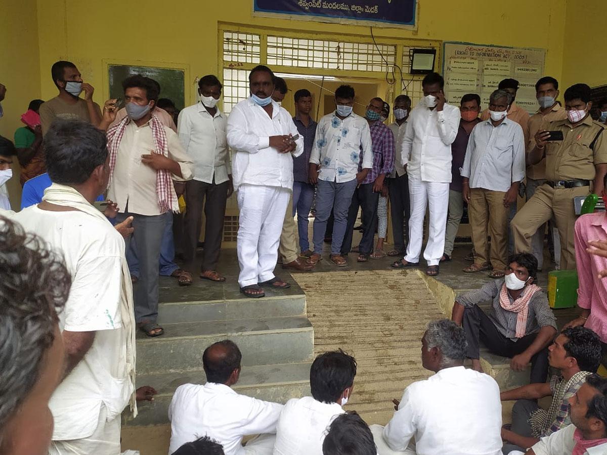 తహసీల్దార్‌పై డీజిల్‌ పోసి హత్యాయత్నం