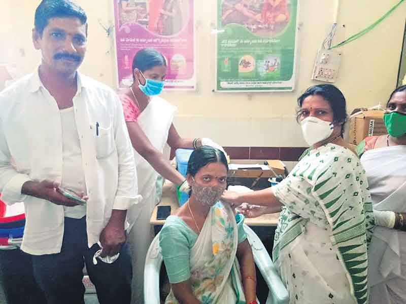 పదిరోజుల్లో 3800 మందికి వ్యాక్సిన్‌