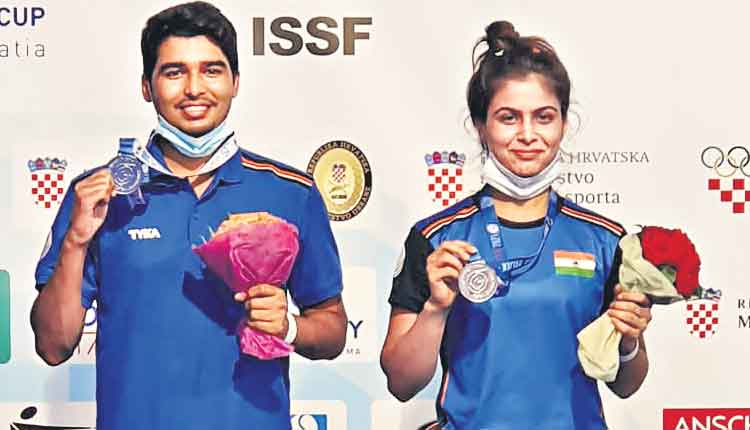 మను-సౌరభ్‌కు రజతం