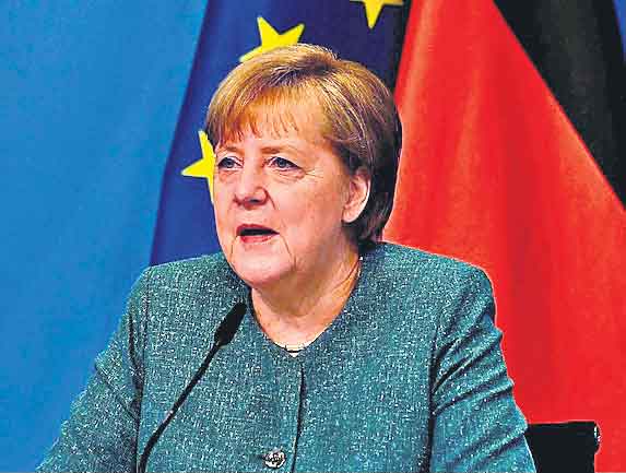 వేర్వేరు డోసులను వేసుకున్న మెర్కెల్‌