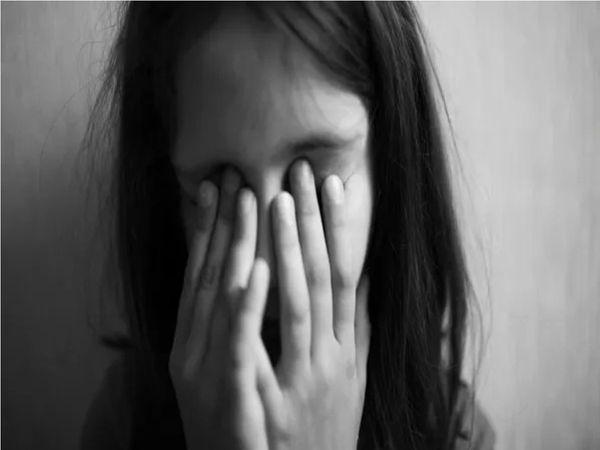 దారుణం : బాలిక‌పై మూడేండ్లుగా సోద‌రుడి లైంగిక దాడి