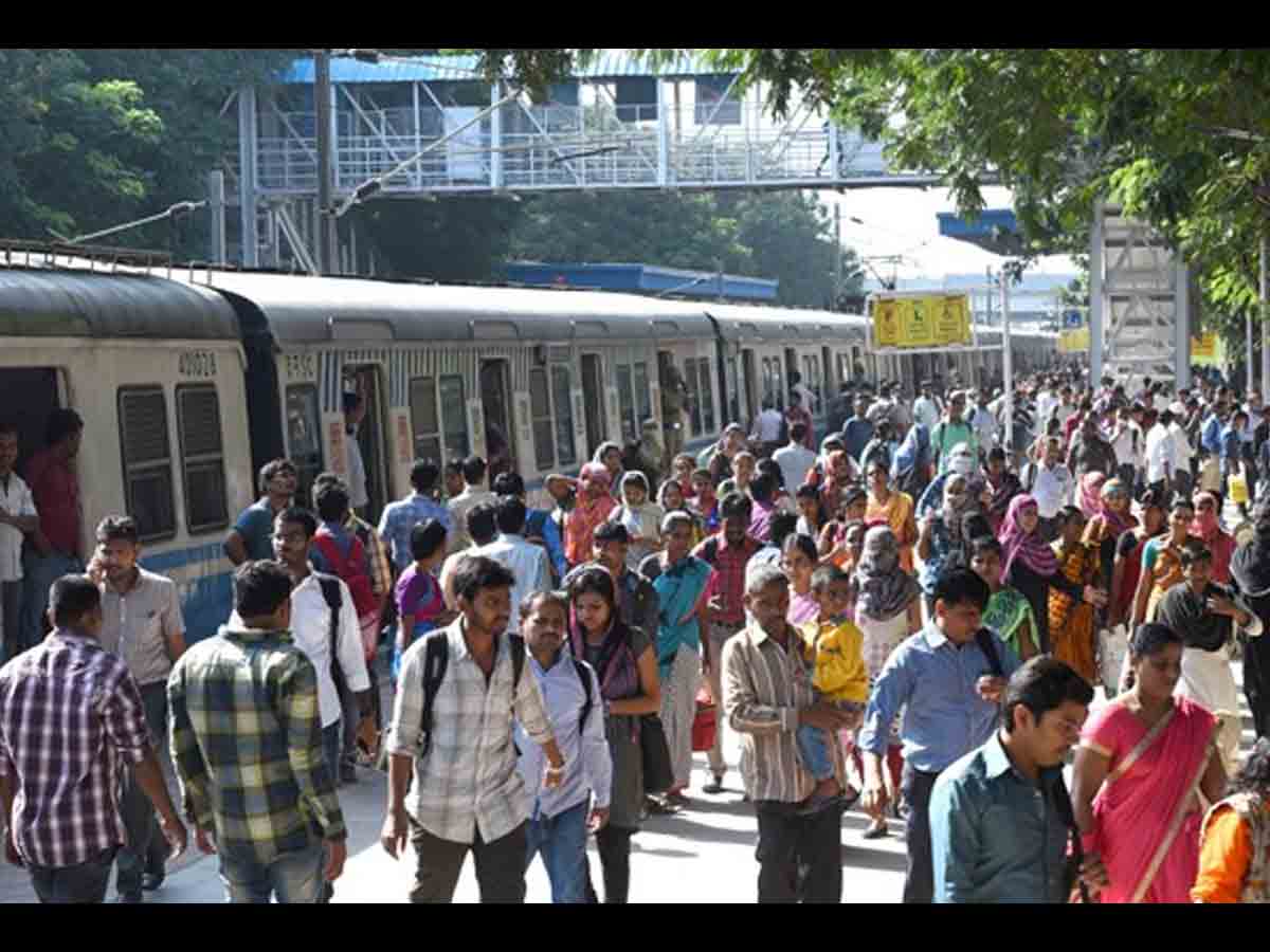 ఎంఎంటీఎస్ ప్ర‌యాణికుల సీజ‌న్ టికెట్ల గ‌డువు పొడిగింపు