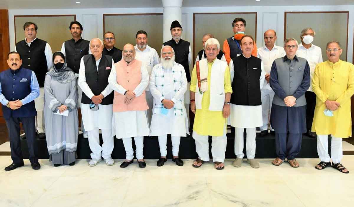 జ‌మ్మూక‌శ్మీర్‌ నేత‌ల‌తో ప్ర‌ధాని మోదీ గ్రూప్ ఫోటో..