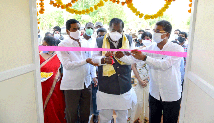 మహిళలు ఆర్థిక సాధికారత సాధించాలి