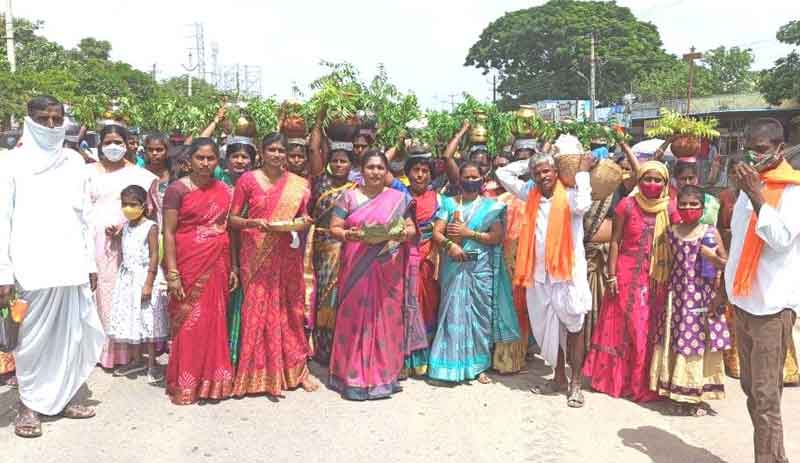 భక్తిశ్రద్ధలతో పోచమ్మ ఉత్సవం