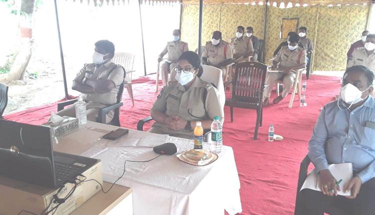 పీడీ యాక్ట్‌ కేసులు నమోదు చేయాలి